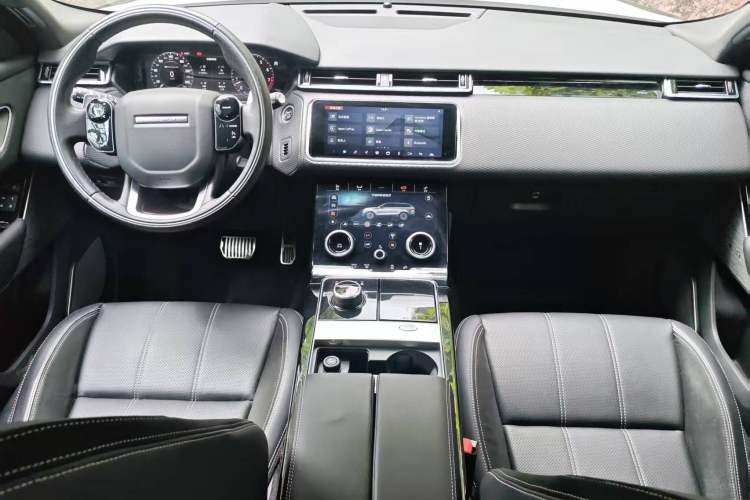 Used Land Rover Range Velar 2017 P380 R-DYNAMIC SE Audio And AC Panel