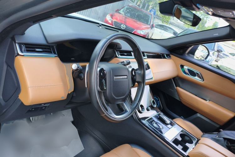 Used Land Rover Range Velar 2017 P380 R-DYNAMIC SE Center Console