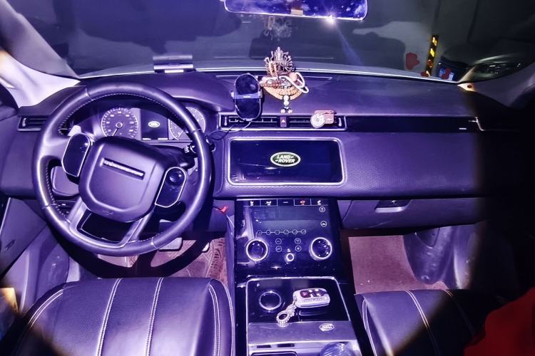 Used Land Rover Range Velar 2017 P380 S Center Console