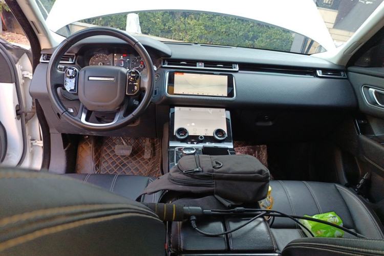 Used Land Rover Range Velar 2017 P250 S Center Console