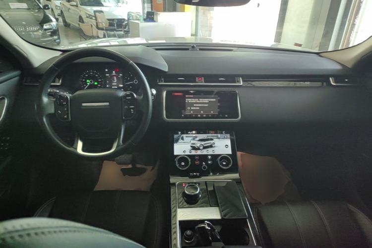 Used Land Rover Range Velar 2017 P250 S Center Console