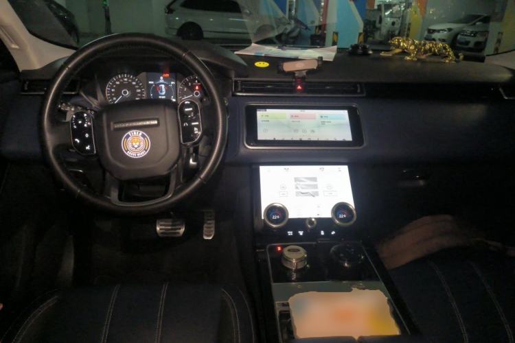 Used Land Rover Range Velar 2017 P250 S Center Console