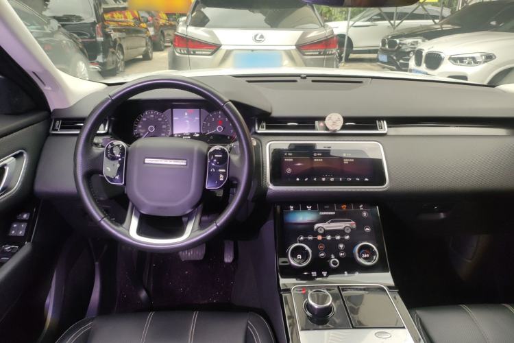 Used Land Rover Range Velar 2017 P250 S Center Console