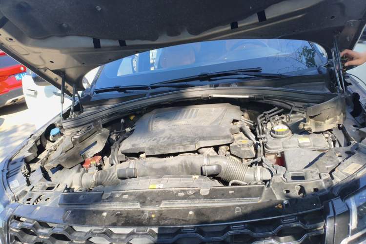 Used Land Rover Range Velar 2017 P380 R-DYNAMIC SE Engine Bay
