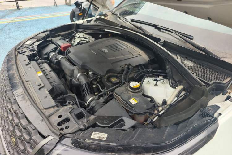 Used Land Rover Range Velar 2017 P380 R-DYNAMIC HSE Engine Bay Left