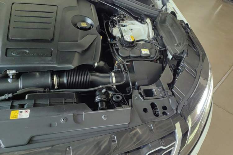 Used Land Rover Range Velar 2017 P250 S Engine Bay Left