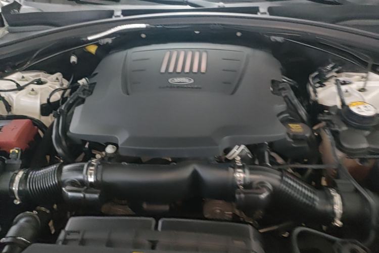 Used Land Rover Range Velar 2017 P380 R-DYNAMIC S Engine Bay