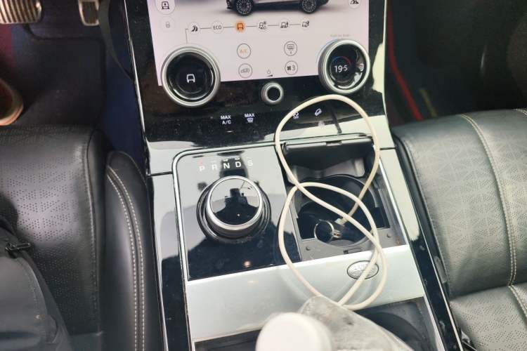 Used Land Rover Range Velar 2017 P380 R-DYNAMIC HSE Gear Lever