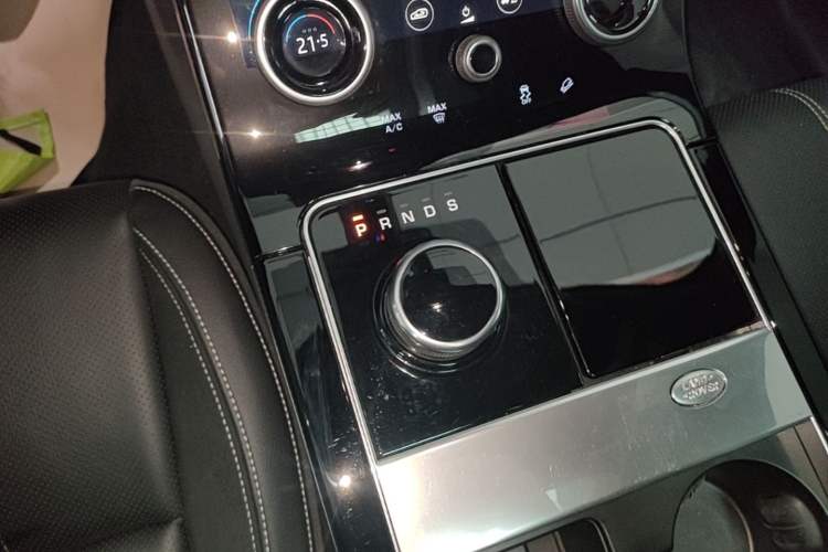 Used Land Rover Range Velar 2017 P380 R-DYNAMIC S Gear Lever