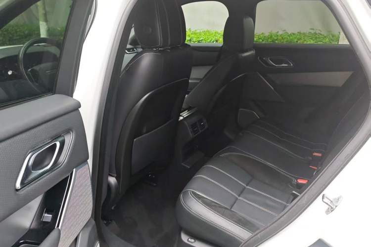Used Land Rover Range Velar 2017 P380 R-DYNAMIC SE Interior 1