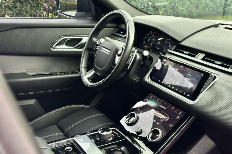 Used Land Rover Range Velar 2017 P380 R-DYNAMIC S Interior 10