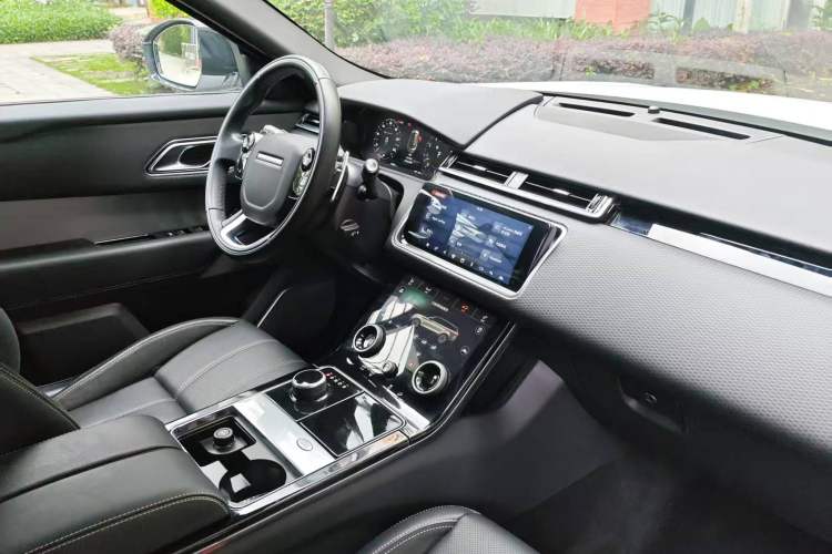 Used Land Rover Range Velar 2017 P380 R-DYNAMIC SE Interior 2