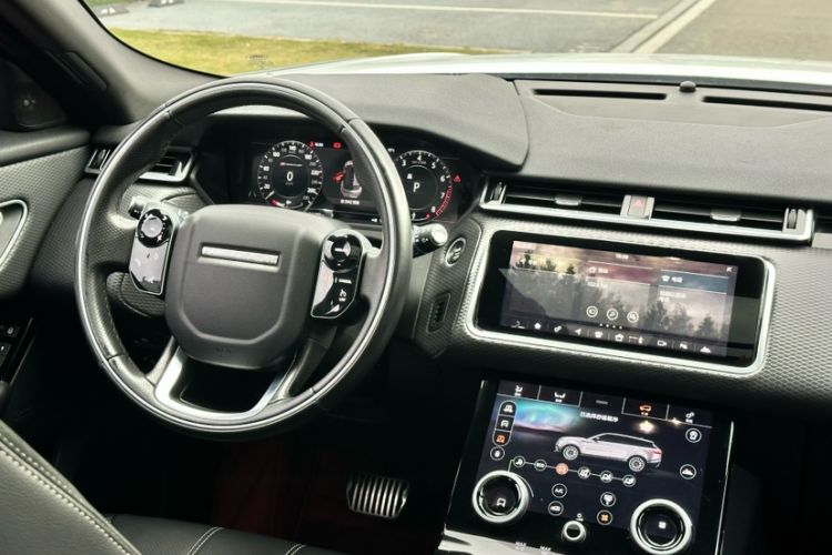 Used Land Rover Range Velar 2017 P380 R-DYNAMIC S Interior 4