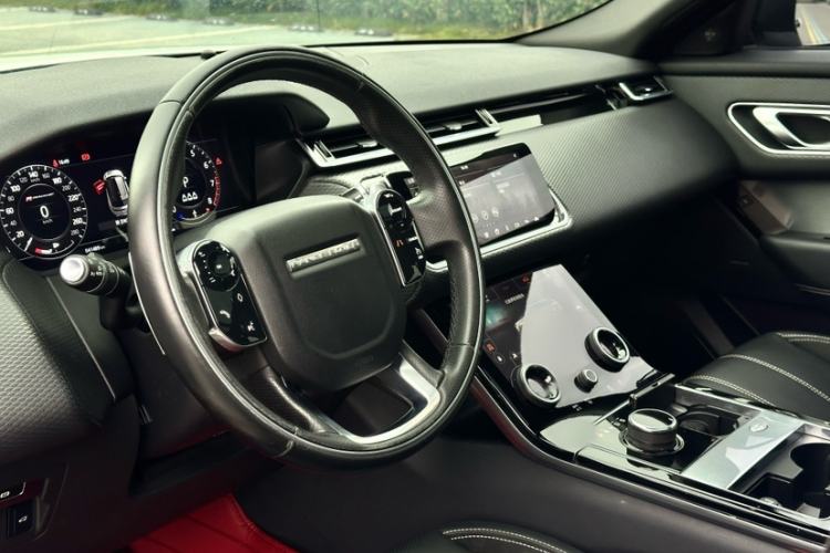 Used Land Rover Range Velar 2017 P380 R-DYNAMIC S Interior 5