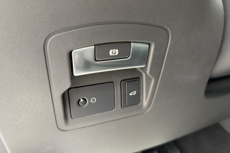 Used Land Rover Range Velar 2017 P380 S Interior 6