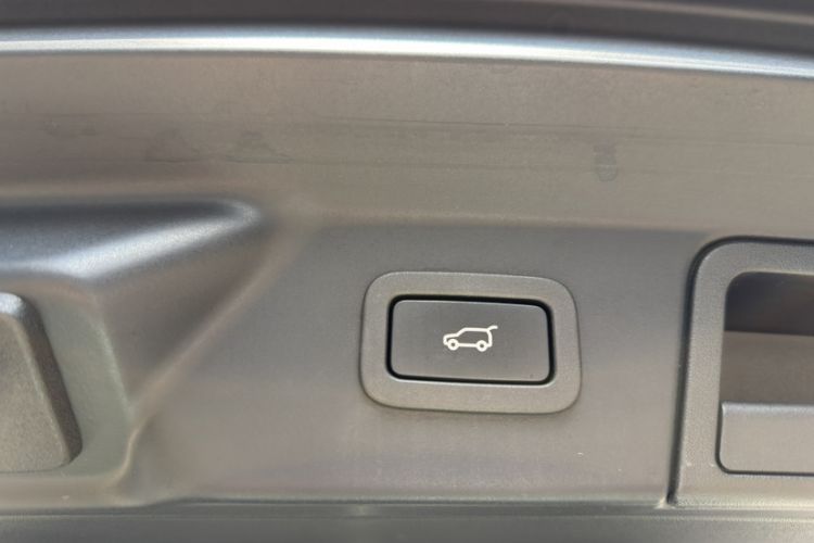 Used Land Rover Range Velar 2017 P380 S Interior 7