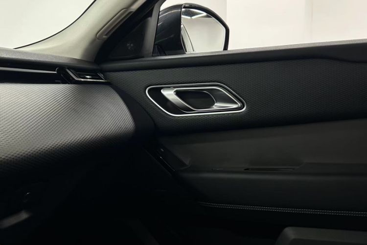 Used Land Rover Range Velar 2017 P380 S Interior 7