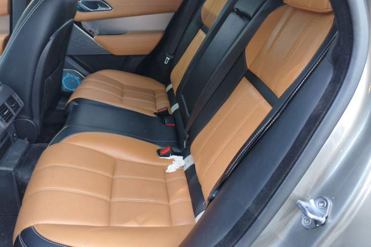 Used Land Rover Range Velar 2017 P380 R-DYNAMIC SE Left Rear Seat