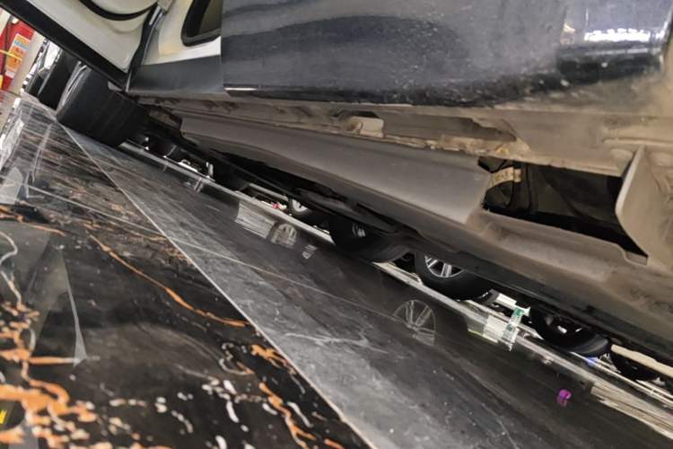 Used Land Rover Range Velar 2017 P380 R-DYNAMIC SE Left Side Sill
