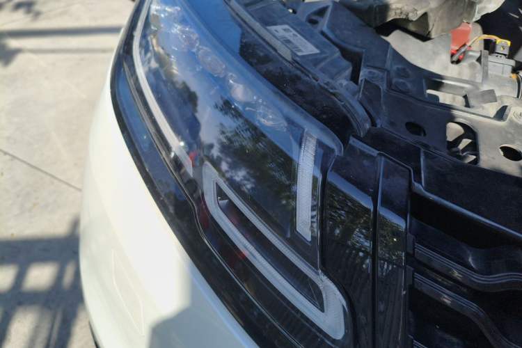 Used Land Rover Range Velar 2017 P380 R-DYNAMIC SE Right Front Headlight
