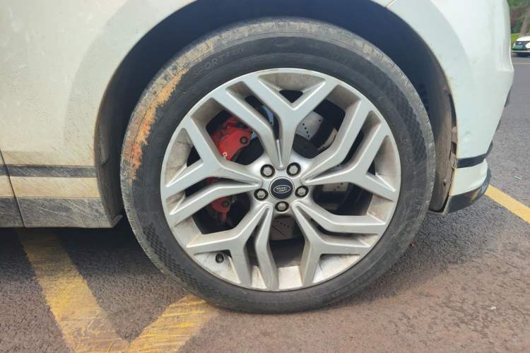 Used Land Rover Range Velar 2017 P380 R-DYNAMIC HSE Right Front Wheel Hub