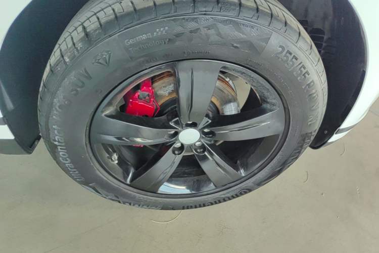 Used Land Rover Range Velar 2017 P250 S Right Front Wheel Hub