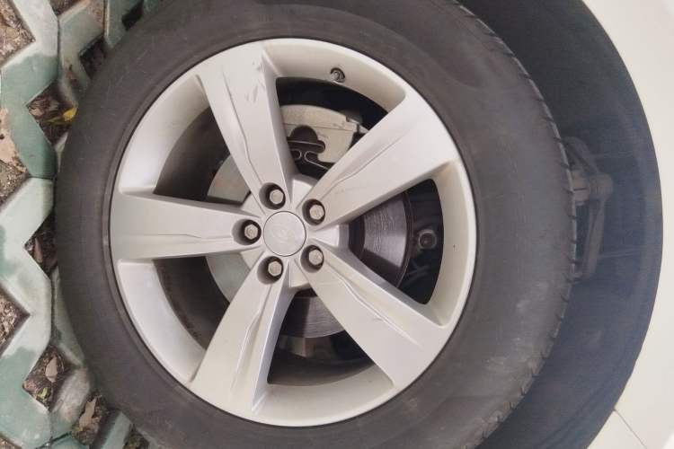 Used Land Rover Range Velar 2017 P250 S Right Front Wheel Hub