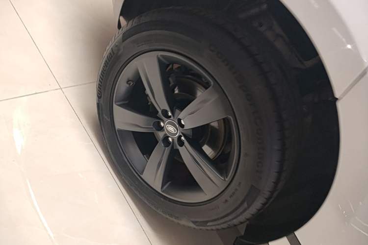 Used Land Rover Range Velar 2017 P380 R-DYNAMIC S Right Rear Wheel Hub