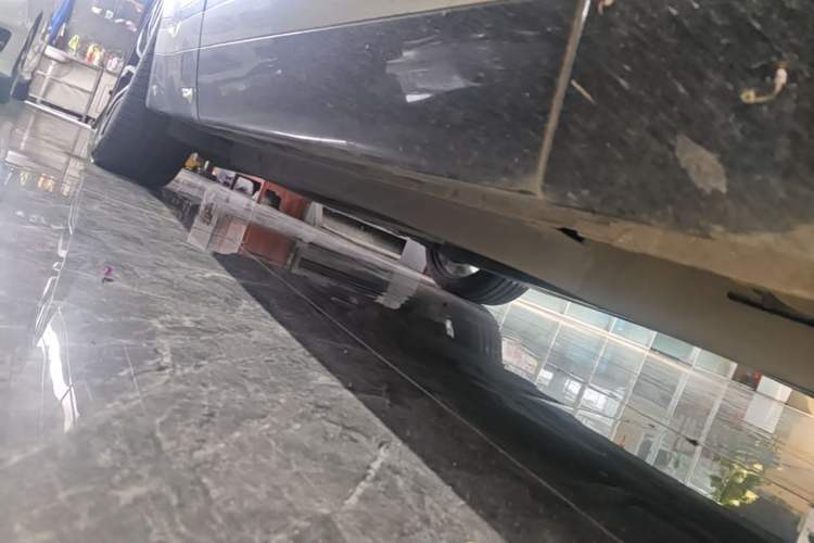 Used Land Rover Range Velar 2017 P380 R-DYNAMIC SE Right Side Sill