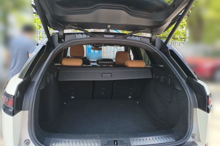 Used Land Rover Range Velar 2017 P380 R-DYNAMIC SE Trunk