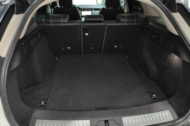 Used Land Rover Range Velar 2017 P250 S Trunk