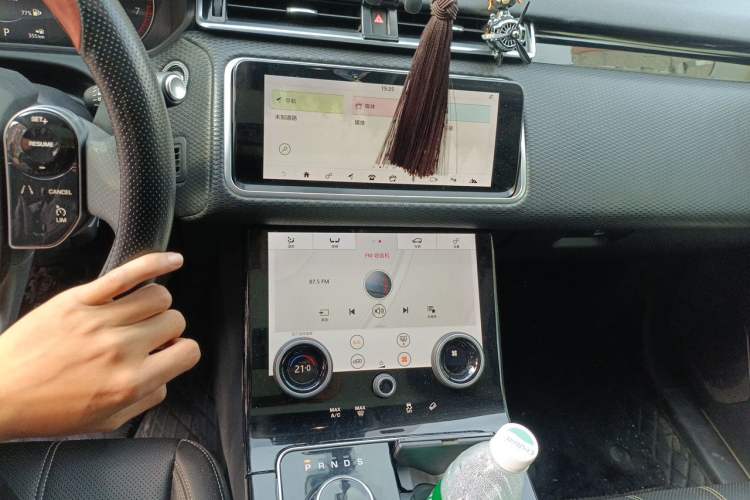 Used Land Rover Range Velar 2018 P380 S Audio And AC Panel