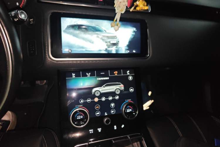 Used Land Rover Range Velar 2018 P250 S Audio And AC Panel