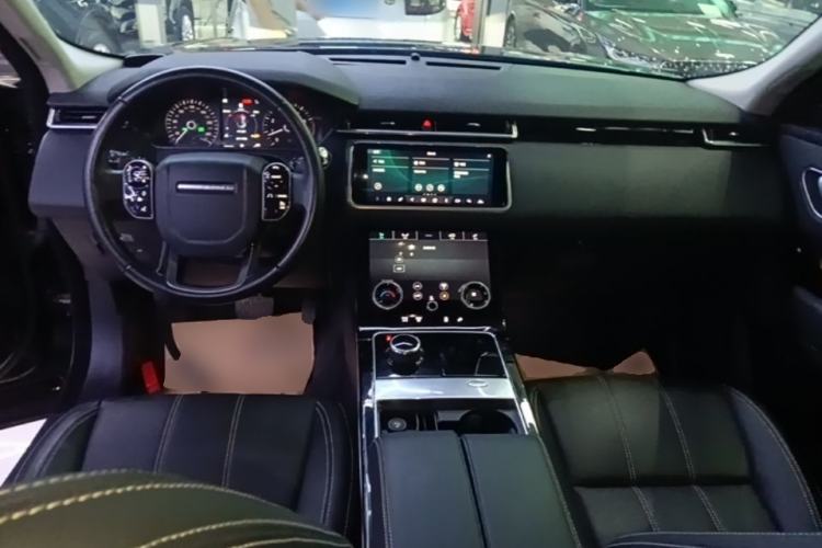 Used Land Rover Range Velar 2018 P250 S Center Console