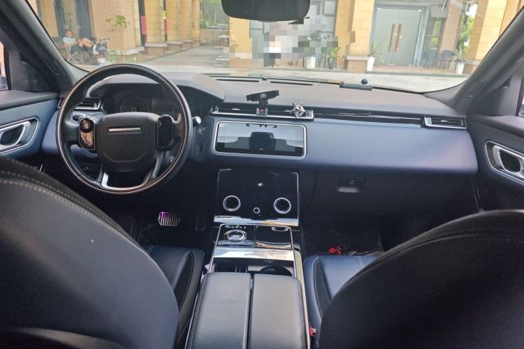 Used Land Rover Range Velar 2018 P300 R-DYNAMIC S Center Console