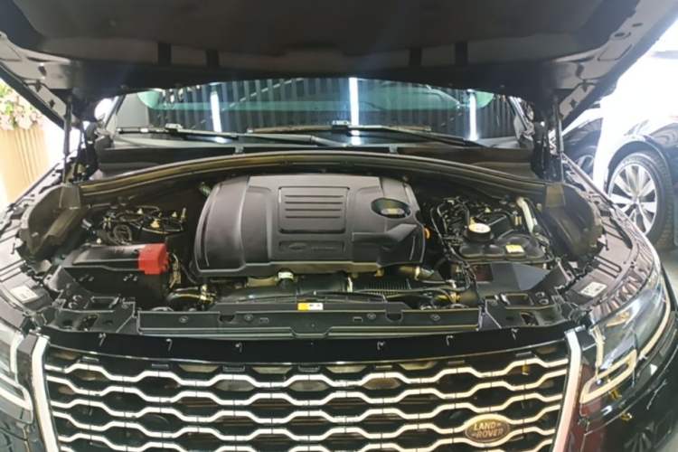 Used Land Rover Range Velar 2018 P250 S Engine Bay