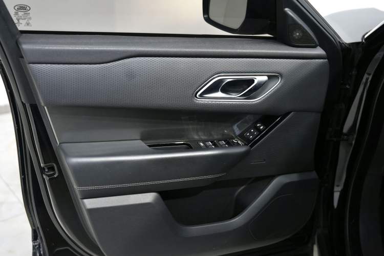 Used Land Rover Range Velar 2018 P380 S Interior 10