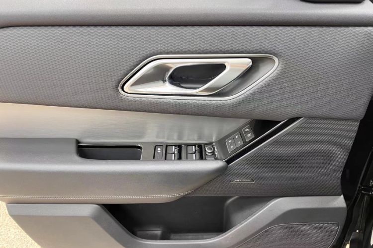 Used Land Rover Range Velar 2018 P300 S Interior 2