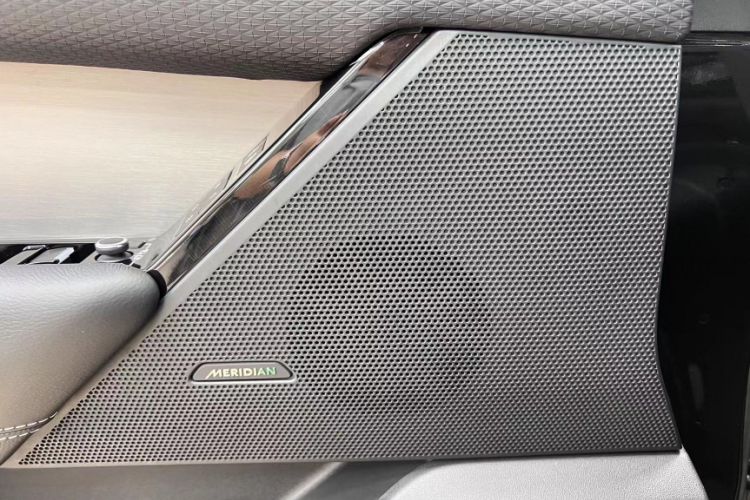 Used Land Rover Range Velar 2018 P300 S Interior 4