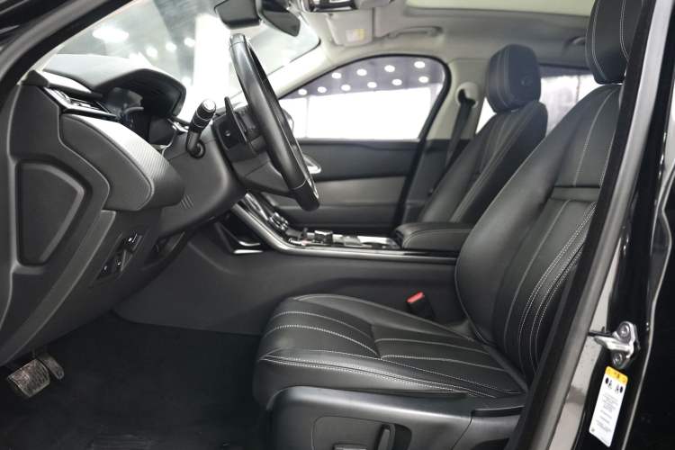Used Land Rover Range Velar 2018 P380 S Interior 5