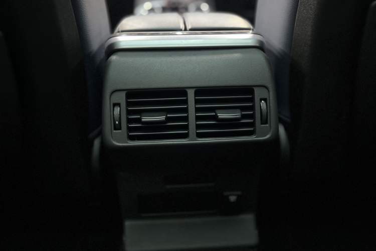 Used Land Rover Range Velar 2018 P380 S Interior 6