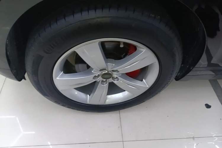 Used Land Rover Range Velar 2018 P250 S Left Front Wheel Hub
