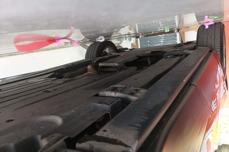 Used Land Rover Range Velar 2018 P250 S Left Side Sill