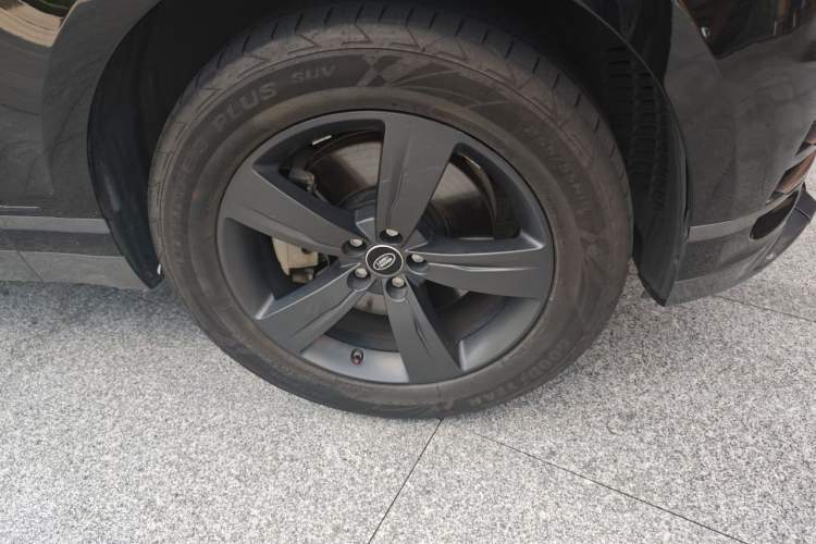 Used Land Rover Range Velar 2018 P300 R-DYNAMIC S Right Front Wheel Hub