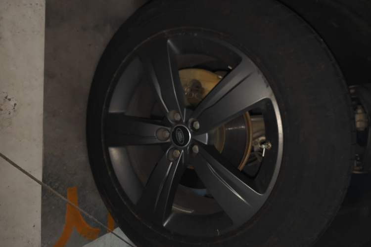 Used Land Rover Range Velar 2018 P250 S Right Front Wheel Hub