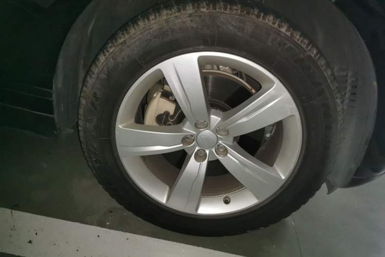 Used Land Rover Range Velar 2018 P380 S Right Front Wheel Hub