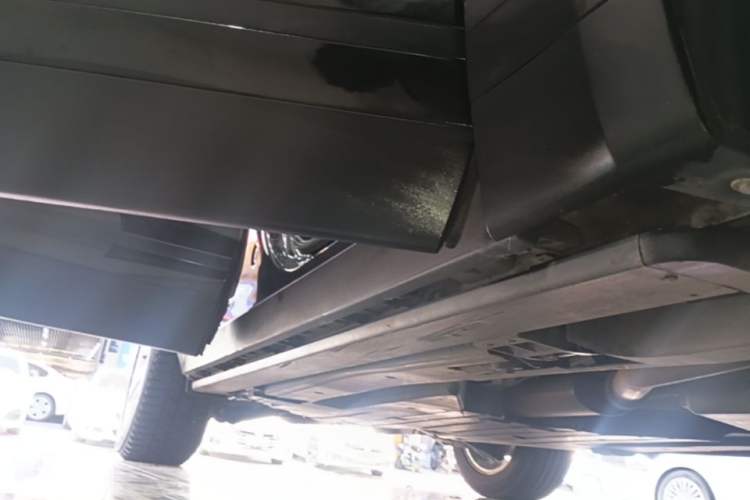 Used Land Rover Range Velar 2018 P250 S Right Side Sill