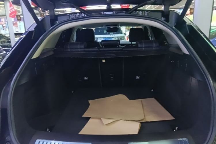 Used Land Rover Range Velar 2018 P250 S Trunk