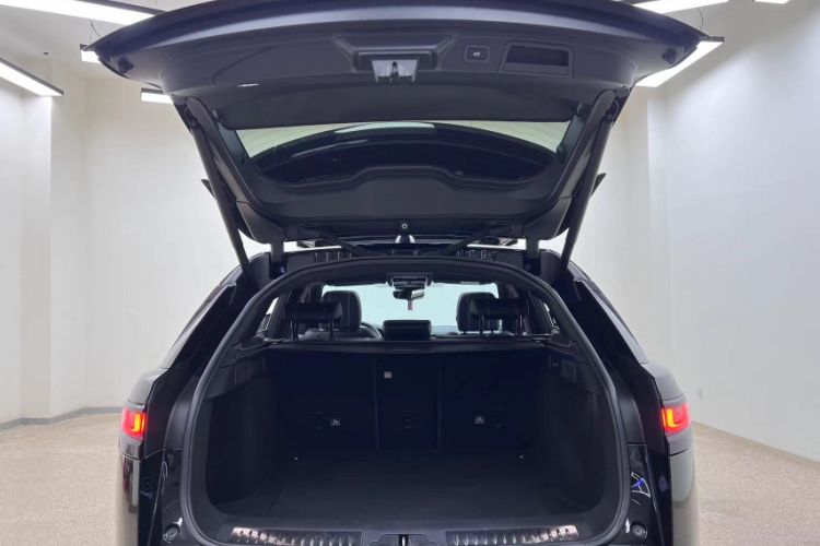 Used Land Rover Range Velar 2018 P300 S Trunk