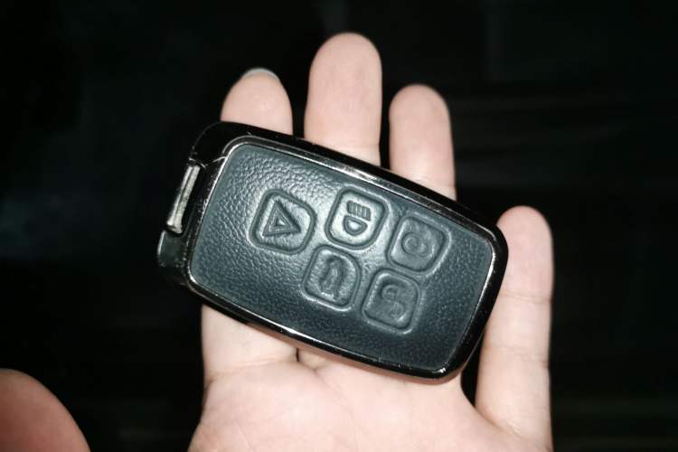 Used Land Rover Range Velar 2018 P380 S Vehicle Key